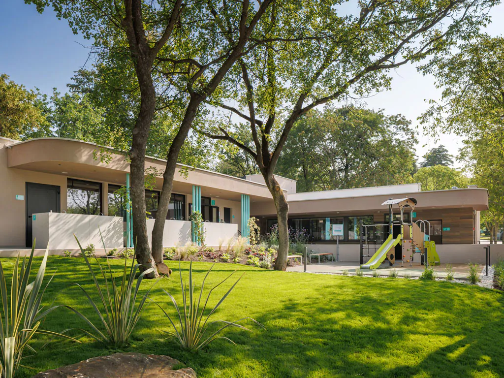 camping-zelena-laguna-istra-camp-sanitary-facility-exterior