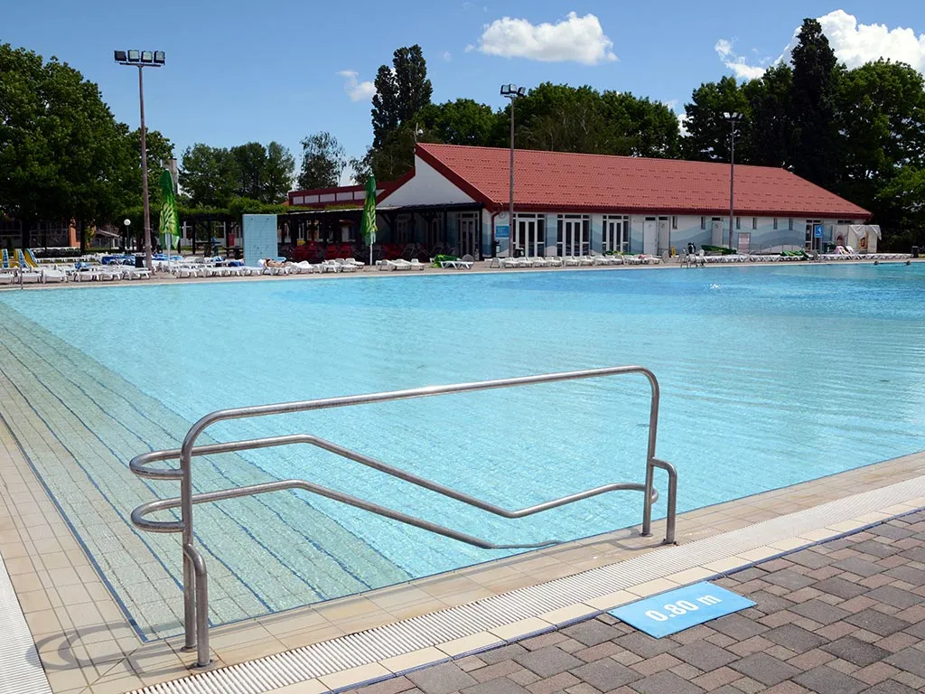 camping-terme-jezercica-pool-6