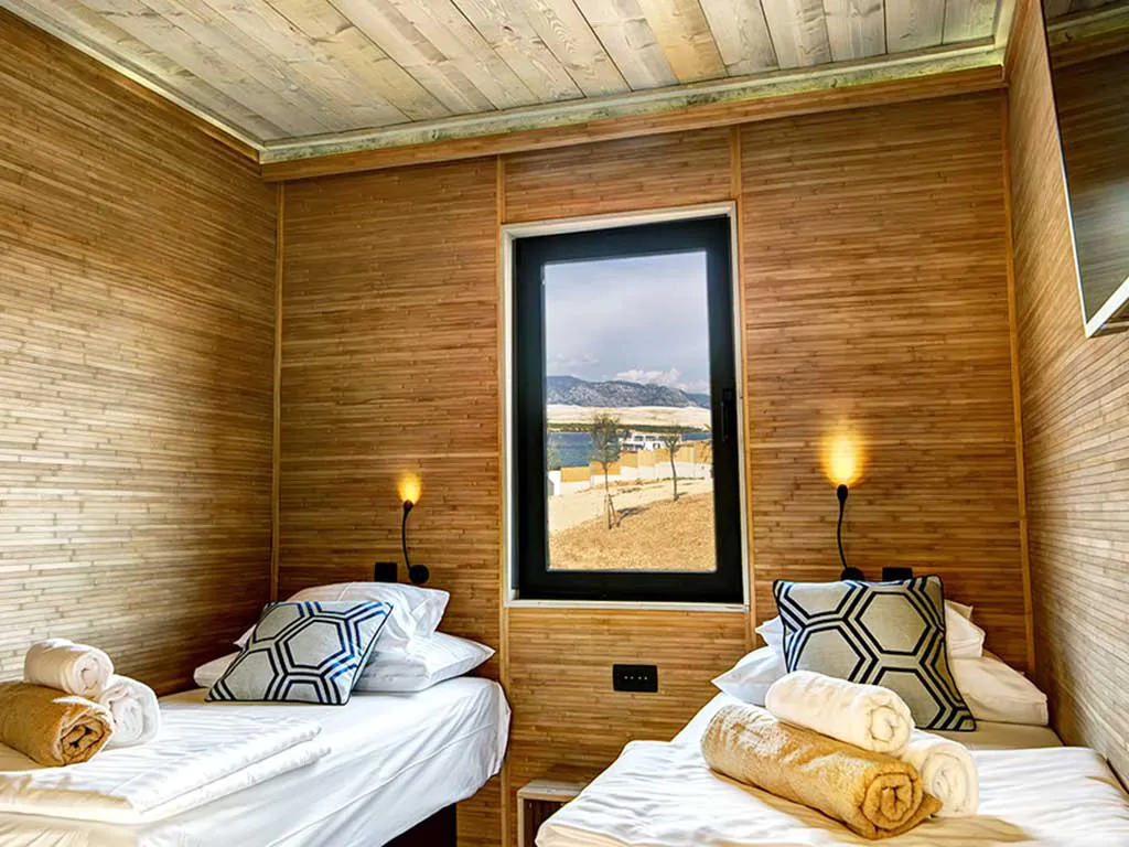 noa-glamping-resort-bamboo-valley-villa-bedroom-2