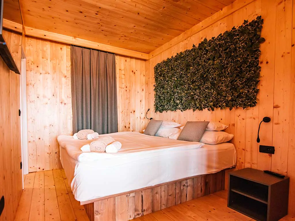 noa-glamping-resort-bamboo-valley-villa-bedroom-i