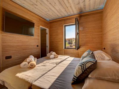 noa-glamping-resort-beach-party-villa-bedroom-2