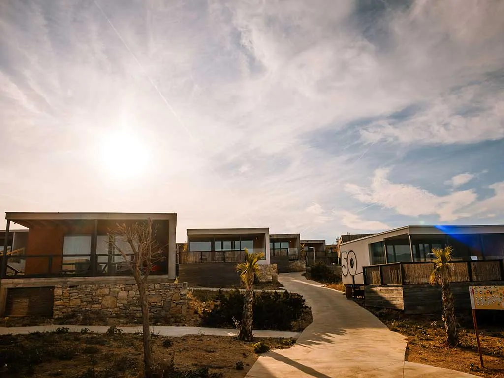 noa-glamping-resort-hillside-premium-villa-mobile-home-area