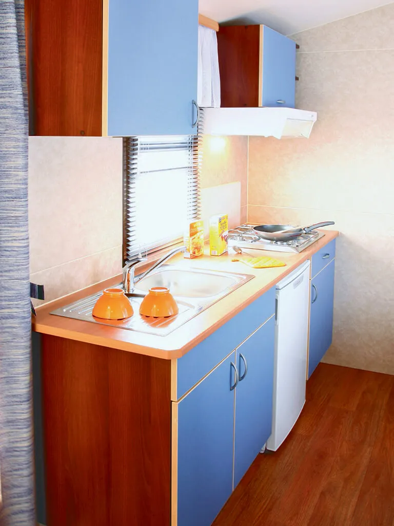 camping-kozarica-mobile-home-basic-kitchen-2