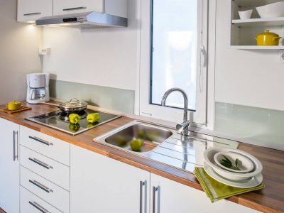 camping-kozarica-mobile-home-superior-kitchen-2