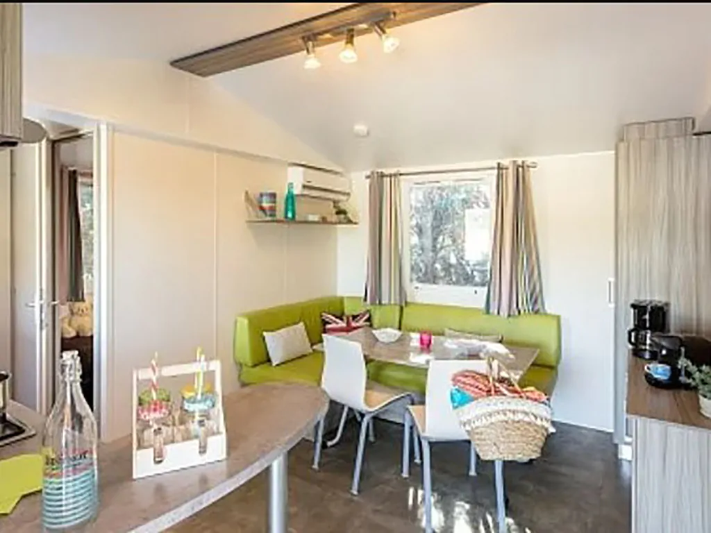 campsite-bivillage-mobile-home-comfort-interior-living-room