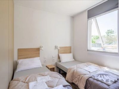 campsite-trogir-mobile-home-premium-interior-bedroom-single-beds