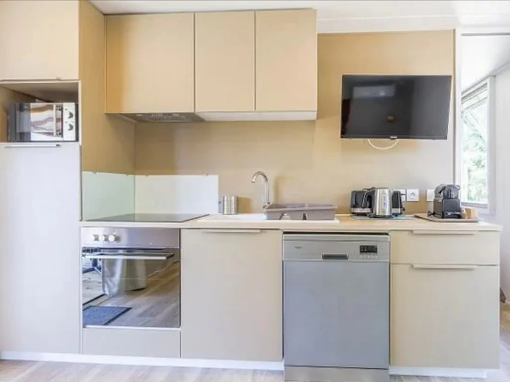 campsite-trogir-mobile-home-premium-interior-kitchen