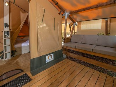 equipped-tent-glamping-interior