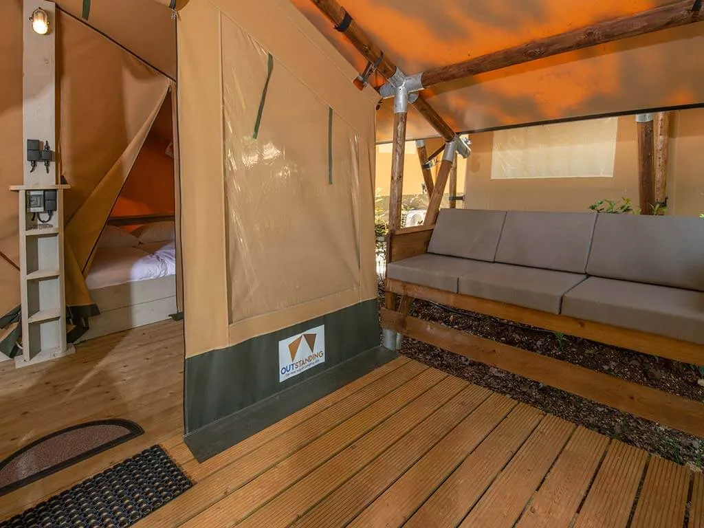 equipped-tent-glamping-interior