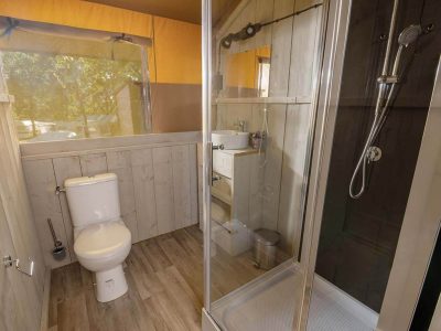 glamping-tent-safari-luxe-xl-bathroom-3