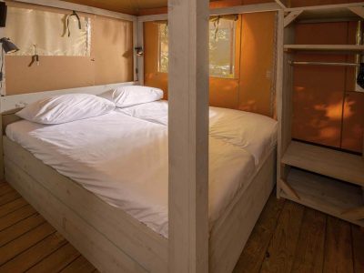 glamping-tent-safari-luxe-xl-bedroom-2-2