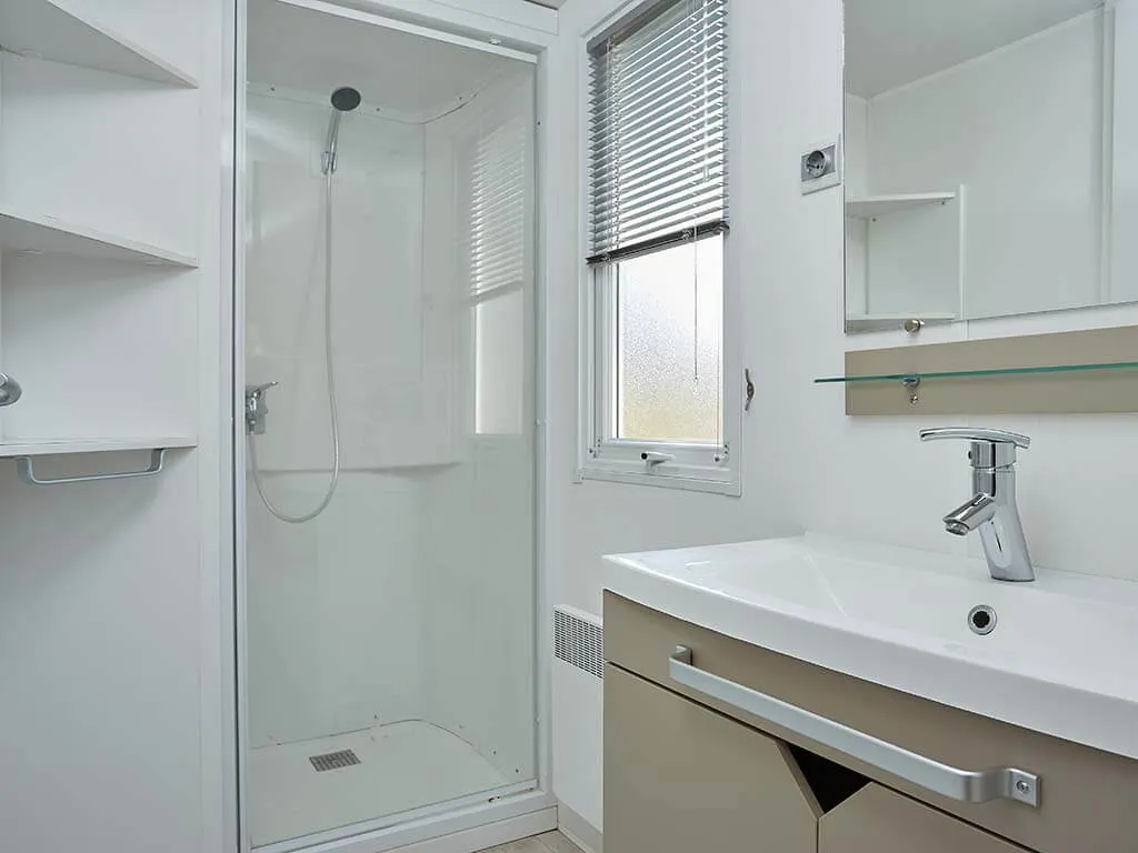 mobile-home-moda-bathroom
