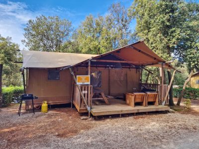 mon-perin-glamping-tent