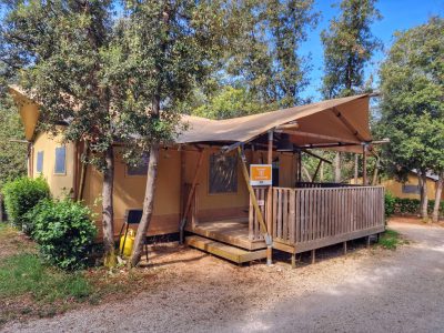 mon-perin-glamping-tent-exterior