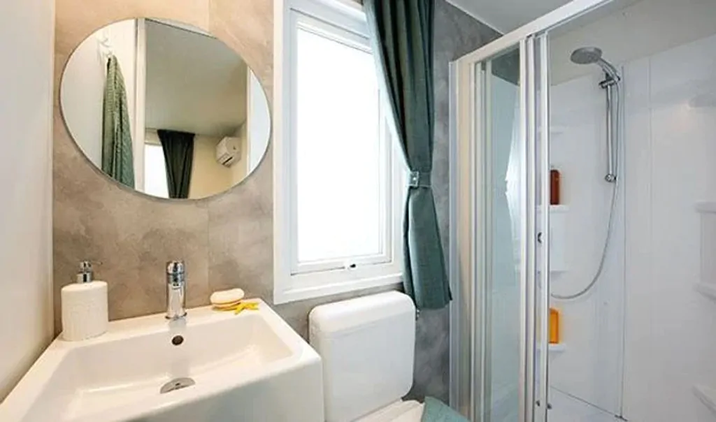 zaton-holiday-resort-premium-6-interior-bathroom