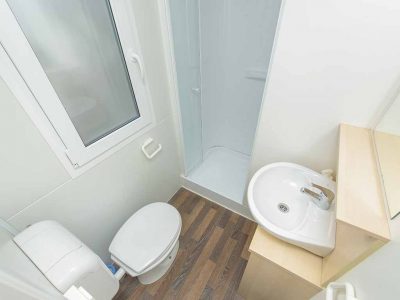 camping-stobrec-split-mobile-home-comfort-bathroom-2