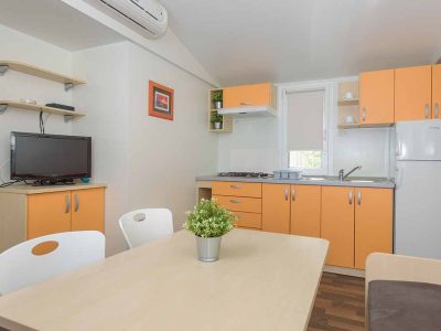 camping-stobrec-split-mobile-home-comfort-interior-3