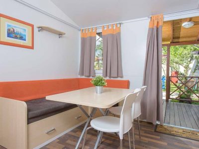 camping-stobrec-split-mobile-home-comfort-interior-4