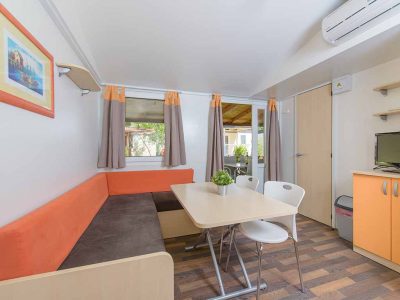camping-stobrec-split-mobile-home-comfort-interior-6