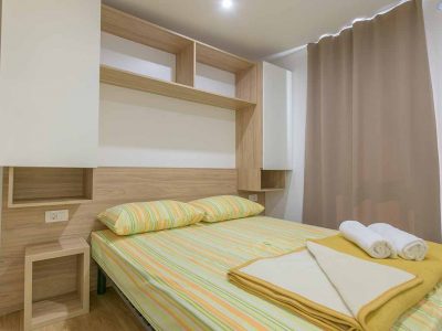 camping-stobrec-split-mobile-home-premium-bedroom-2