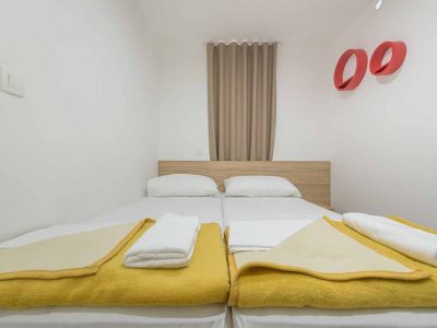 camping-stobrec-split-mobile-home-premium-bedroom-3