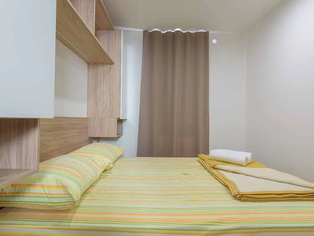 camping-stobrec-split-mobile-home-premium-bedroom