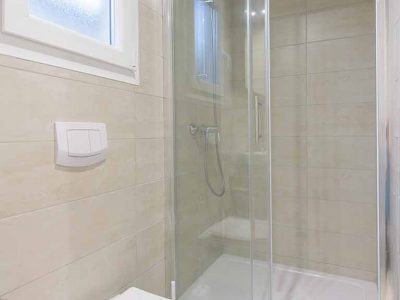 camping-stobrec-split-mobile-home-vista-bathroom