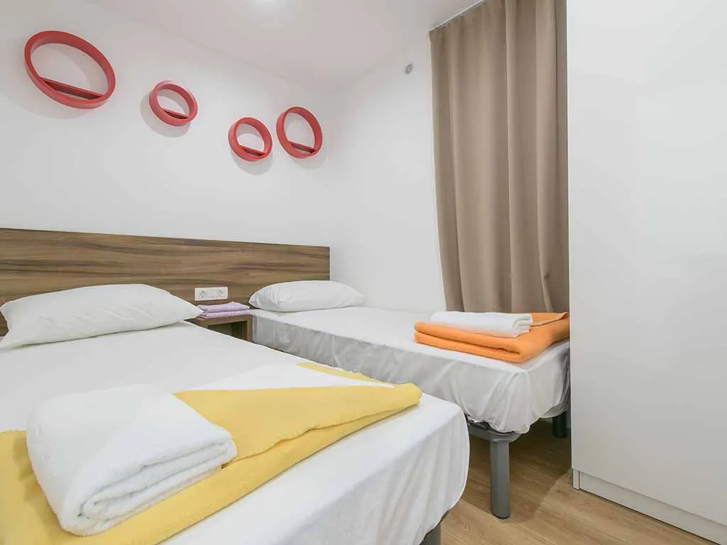 camping-stobrec-split-mobile-home-vista-bedroom-4
