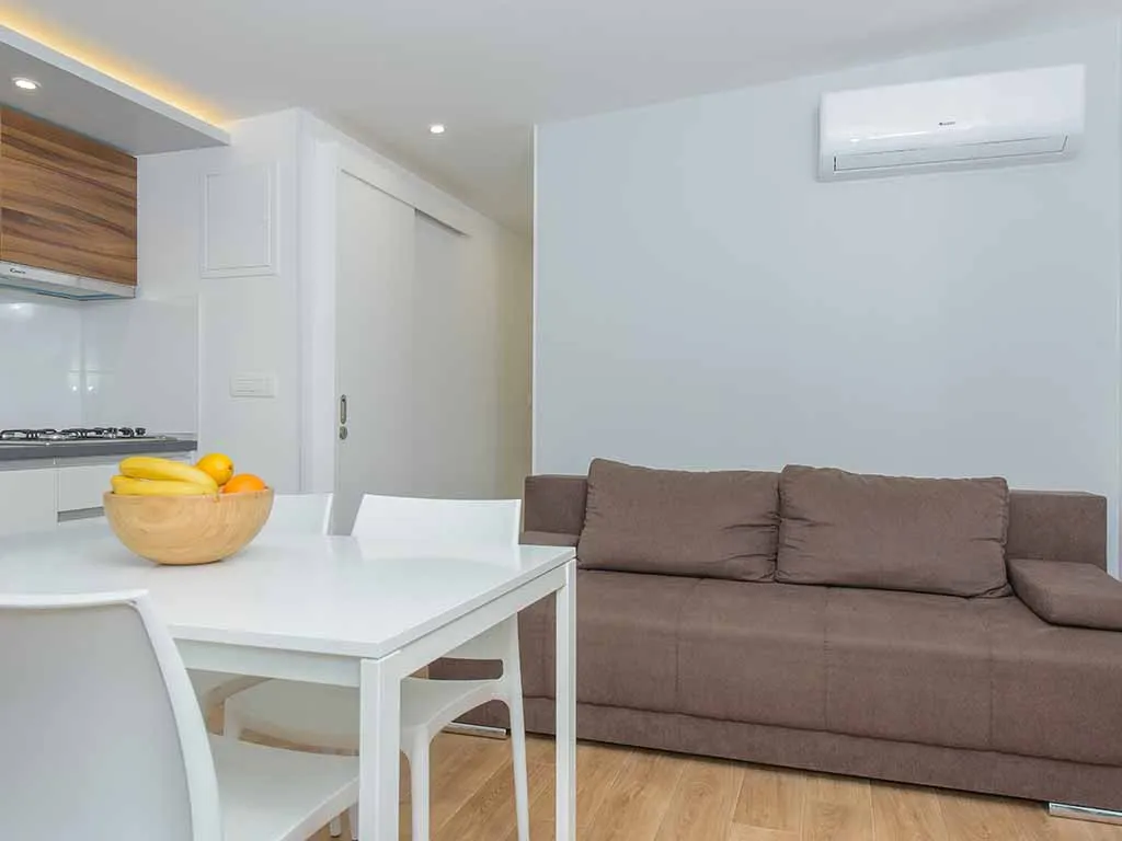 camping-stobrec-split-mobile-home-vista-interior-2