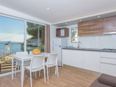 camping-stobrec-split-mobile-home-vista-interior-5