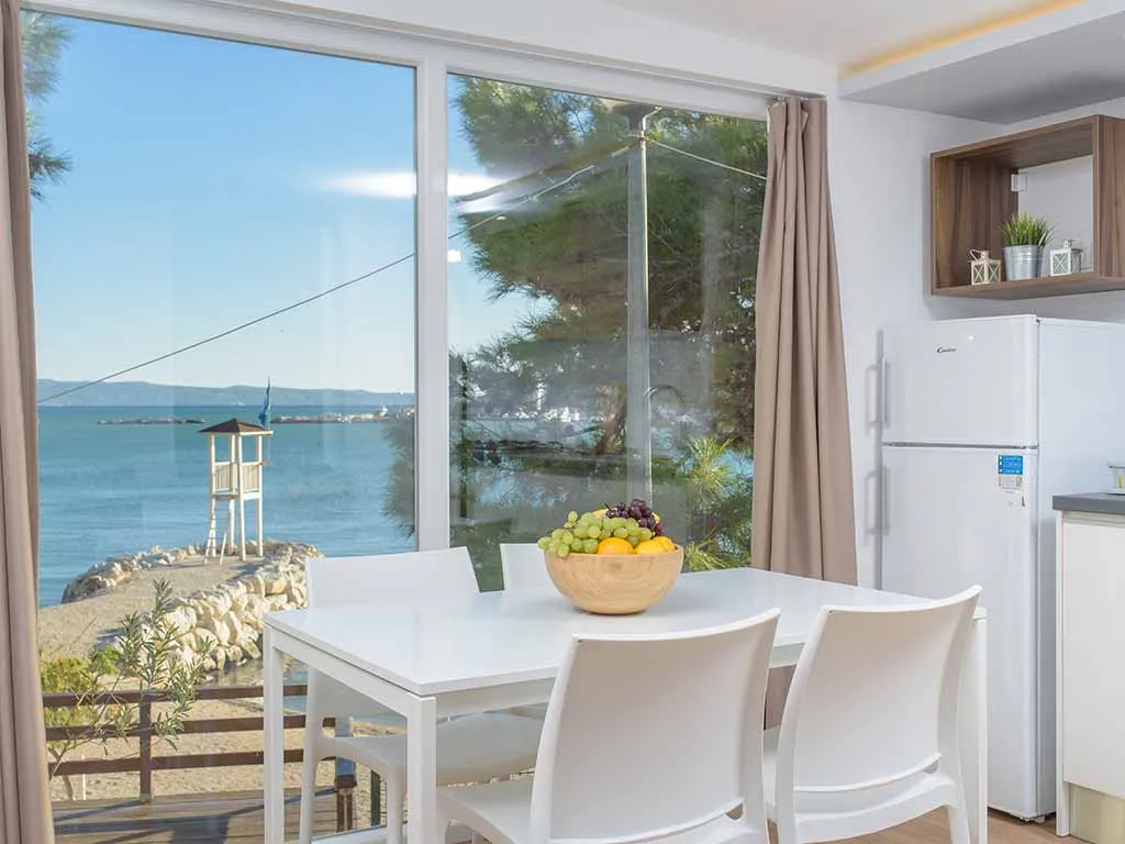 camping-stobrec-split-mobile-home-vista-interior-6