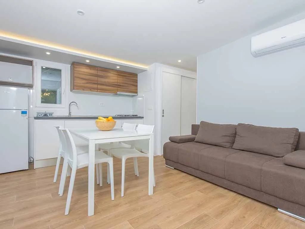 camping-stobrec-split-mobile-home-vista-interior