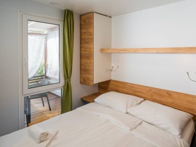 campsite-bunja-standard-double-bed-interior