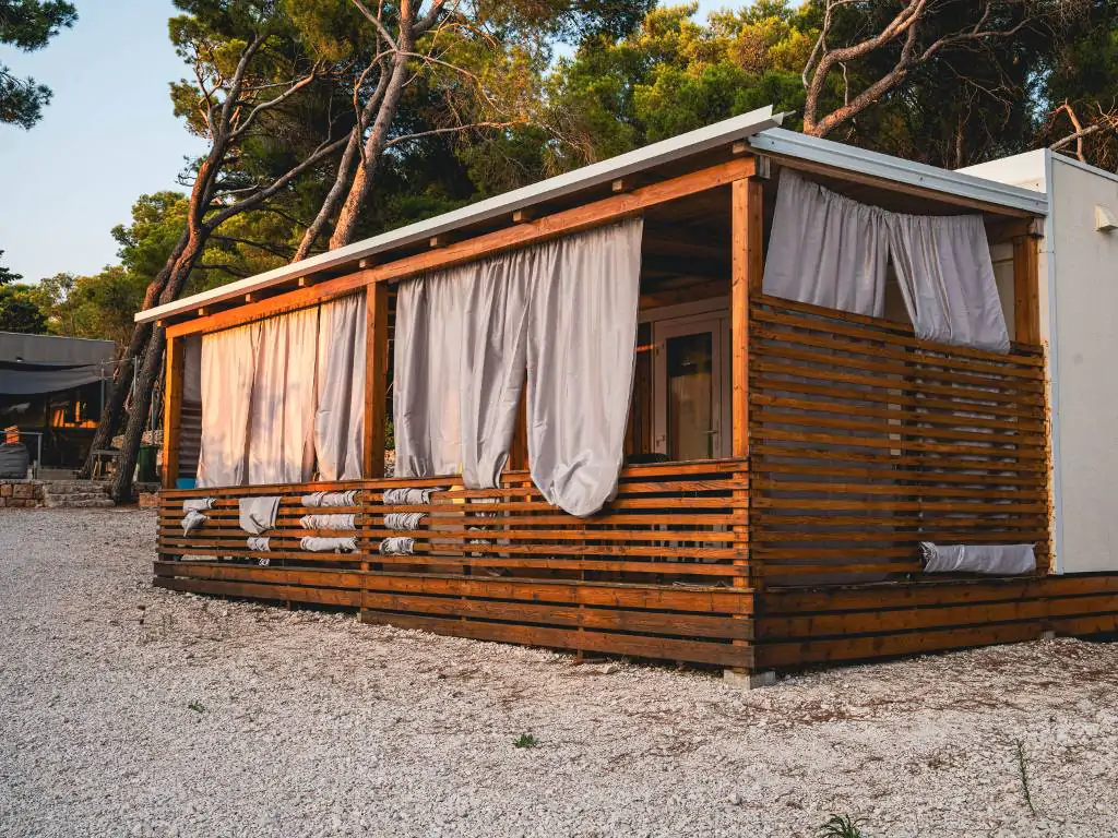 campsite-bunja-standard-exterior-terrace-side-view
