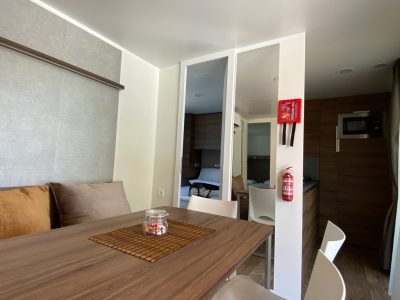 kamp-vita-mobile-home-vita-couple-interior-living-room