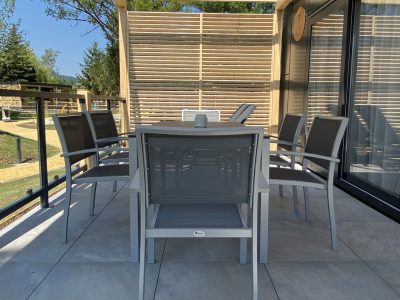 kamp-vita-mobile-home-vita-loft-exterior-dining-area