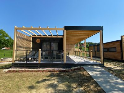 kamp-vita-mobile-home-vita-loft-exterior-terrace