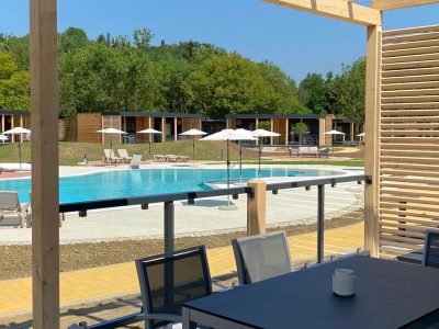 kamp-vita-mobile-home-vita-loft-exterior-terrace-view