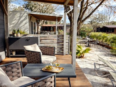 camping-ulika-rovinj-one-studio-exterior-terrace-kitchen-view-2