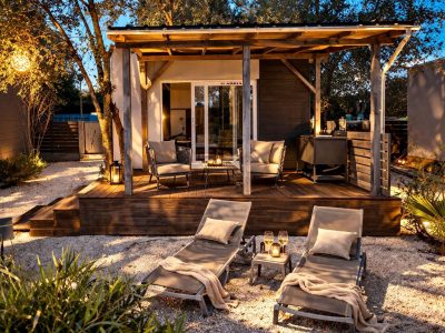 camping-ulika-rovinj-one-studio-exterior-terrace-sunbeds-view-2
