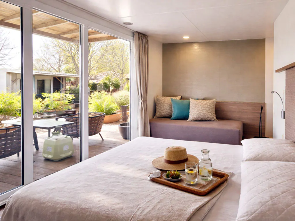 camping-ulika-rovinj-one-studio-interior-bedroom-and-terrace-view-2