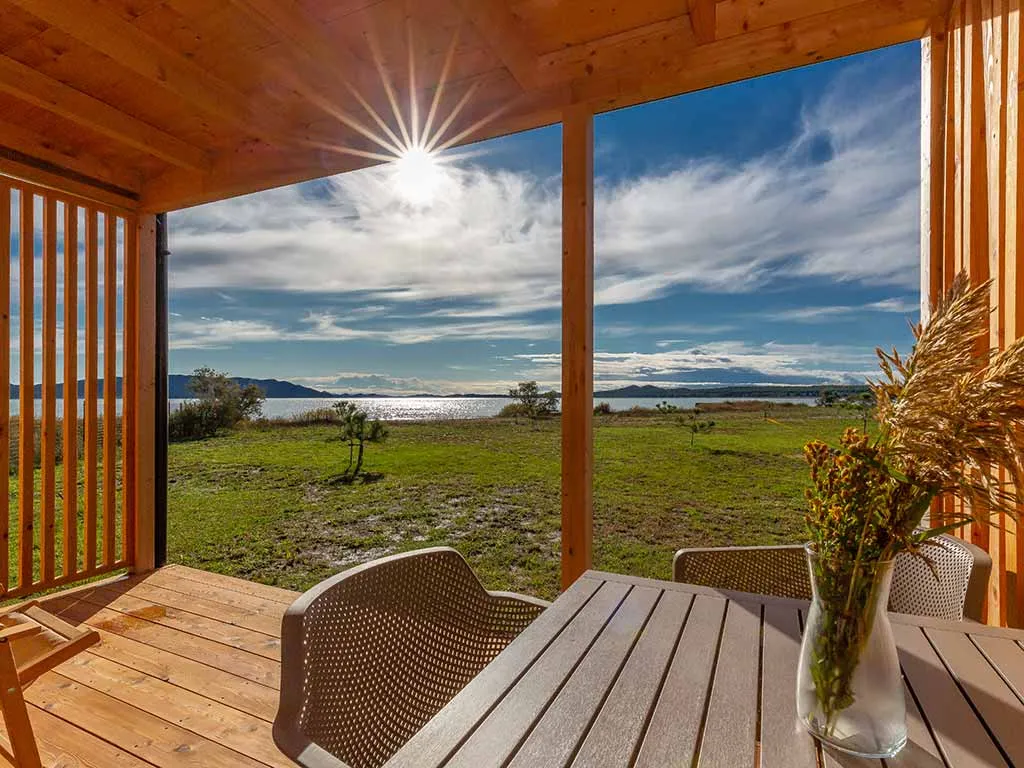 camping-vransko-lake-mobile-home-lake-house-terrace-2