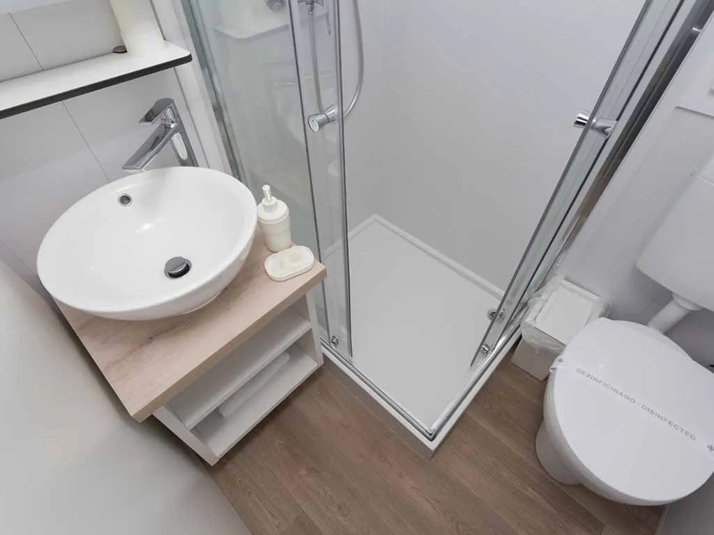 camping-vransko-lake-mobile-home-trend-deluxe-bathroom