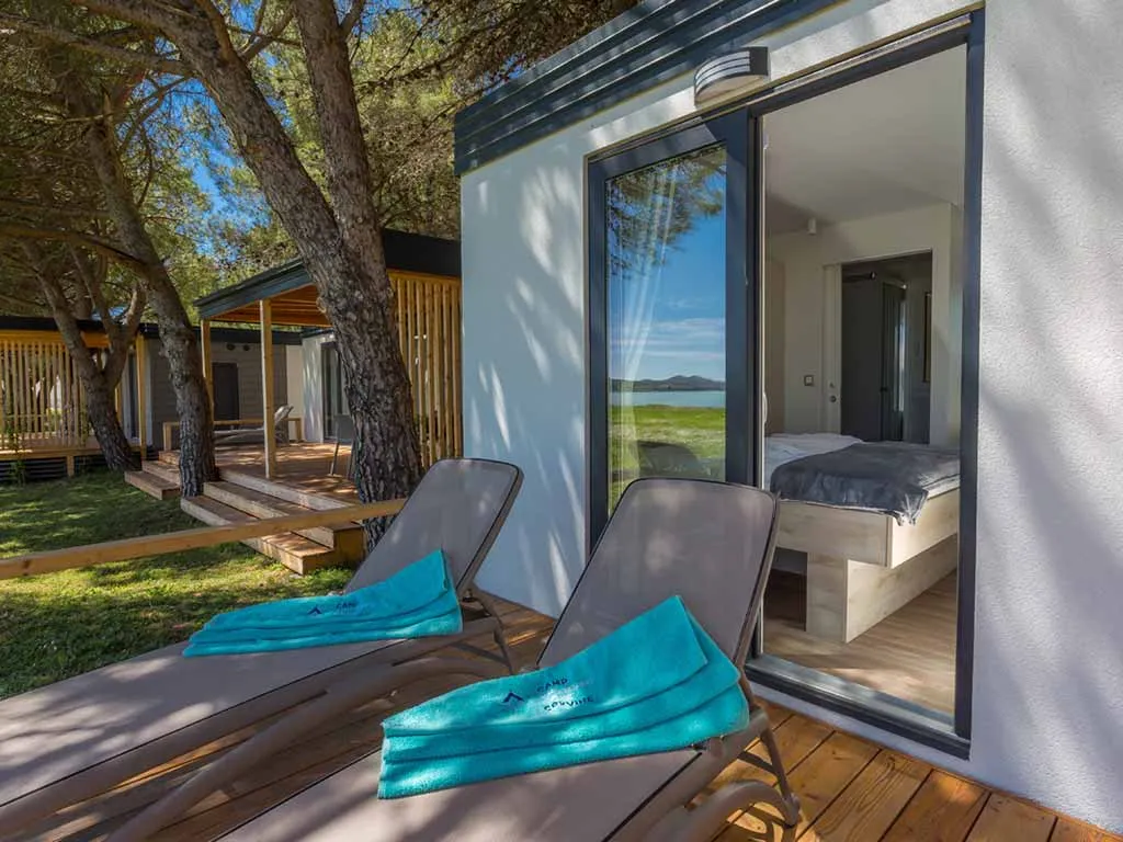 camping-vransko-lake-mobile-home-trend-deluxe-terrace-2