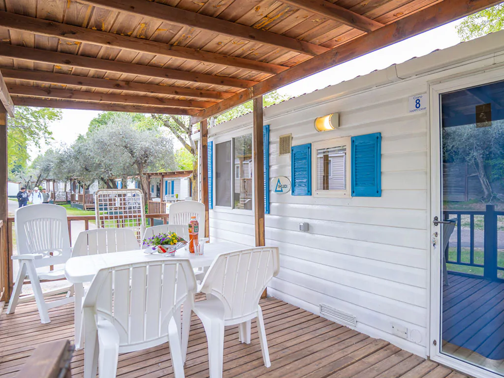 mobile-home-exterier-terace