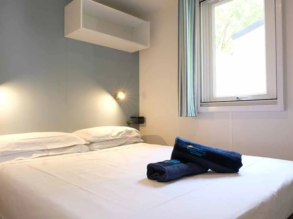 mobile-home-happy-premium-bedroom-2-4