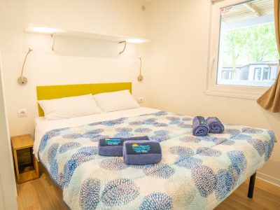 valamar-camping-lanterna-mobile-home-happy-superior-area-j-interior-bedroom-double-bed