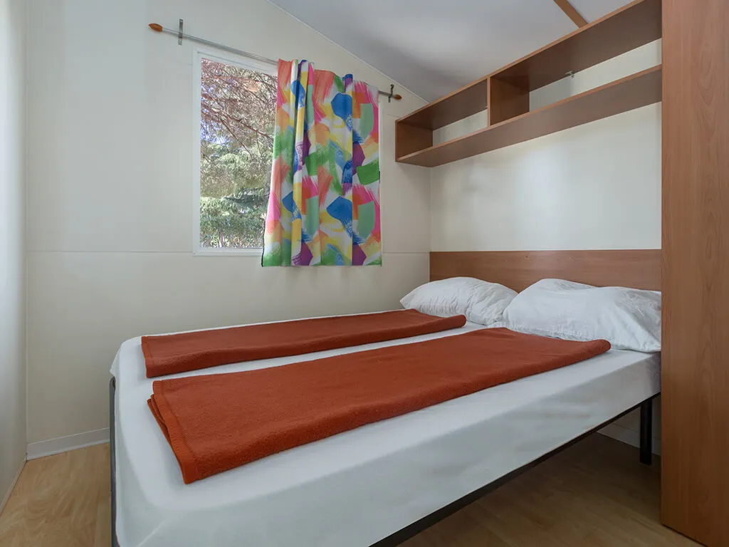 brioni-sunny-camping-mobile-home-lavanda-bedroom-2