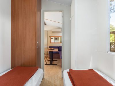 brioni-sunny-camping-mobile-home-lavanda-bedroom-4