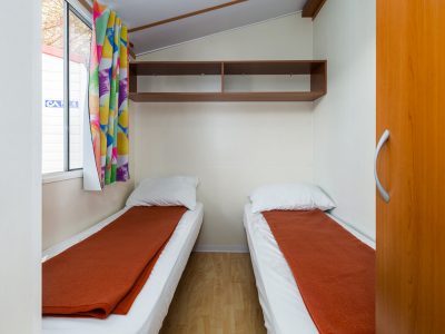 brioni-sunny-camping-mobile-home-lavanda-bedroom-5
